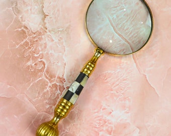Antique Vintage Magnifying Glass with Mother of Pearl Inlay and Chess Design Handle – Ideal for Book Reading, Map Design, and Office Work