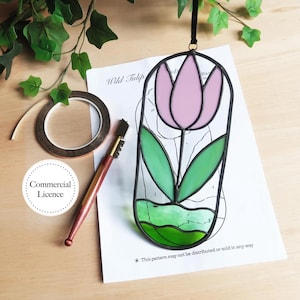 Tulip Stained Glass Pattern, Stained Glass Patterns, Digital Download, DIY Stained Glass, Stained Glass Decor, template