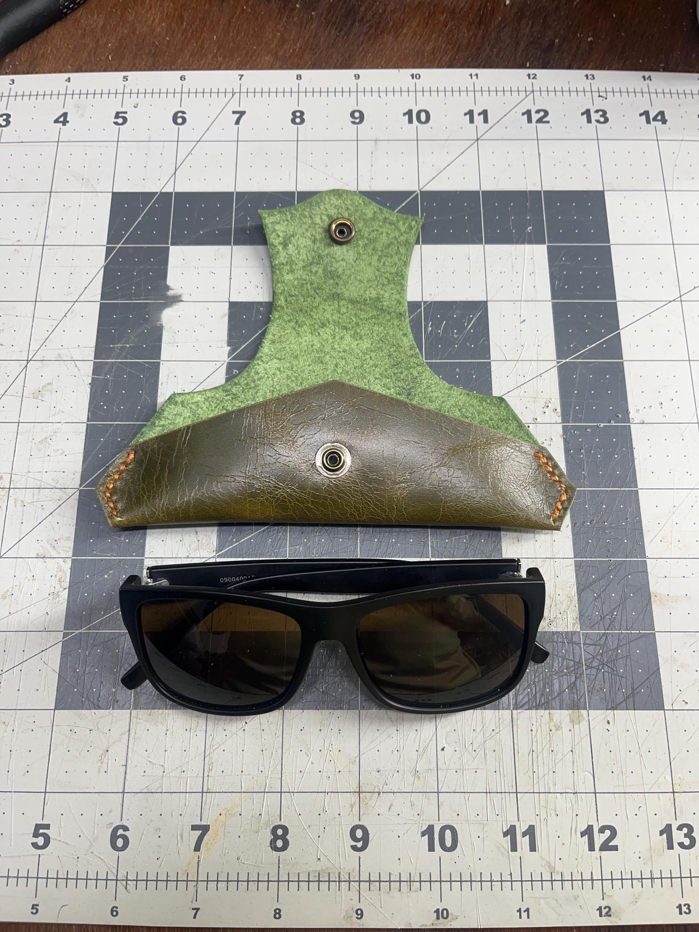 Sunglasses Case Berkley Leather Hunter Green With Orange  display picture 2