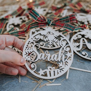 Custom Christmas baubles with name, CHRISTMAS gift tags, wood snowflake decoration,  wood Christmas Decor, Christmas tree pendant