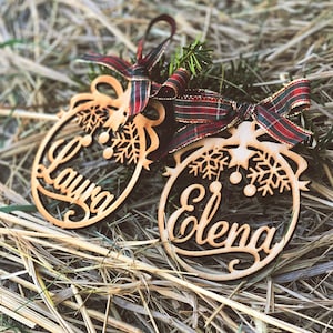 Custom Christmas baubles with name, CHRISTMAS gift tags, wood snowflake decoration,  wood Christmas Decor, Christmas tree pendant