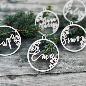 Custom Christmas baubles with name, CHRISTMAS gift tags, wood snowflake decoration,  wood Christmas Decor, Christmas tree pendant