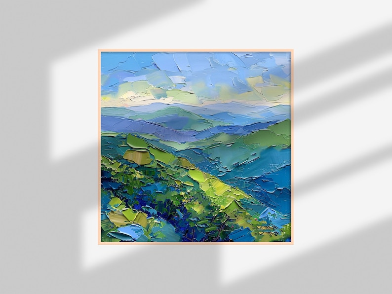 Op de afbeelding: Een schilderij van een landschap met blauwe en groene bergen op de achtergrond en een helderblauwe lucht met witte wolken. Het schilderij is gemaakt in een dikke, impasto-stijl.