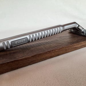 Gillette Sensor Excel New Safety Razor with 1 Blade Silver Gray NOS Razor