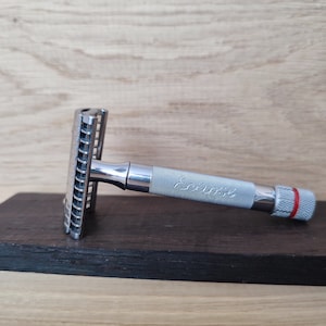 Vintage Eclipse Red Ring safety razor