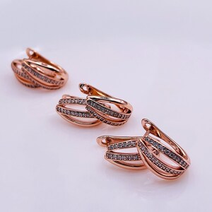 18k Vintage Coin Earrings - Queen Elizabeth Huggies