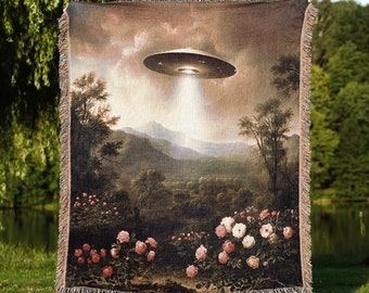Vintage Ufo Saucer Woven Blanket | Moody Victorian Whimsigoth Flowers Tapestry Throw Blanket | Picnic Camping Beach Decoration Gift