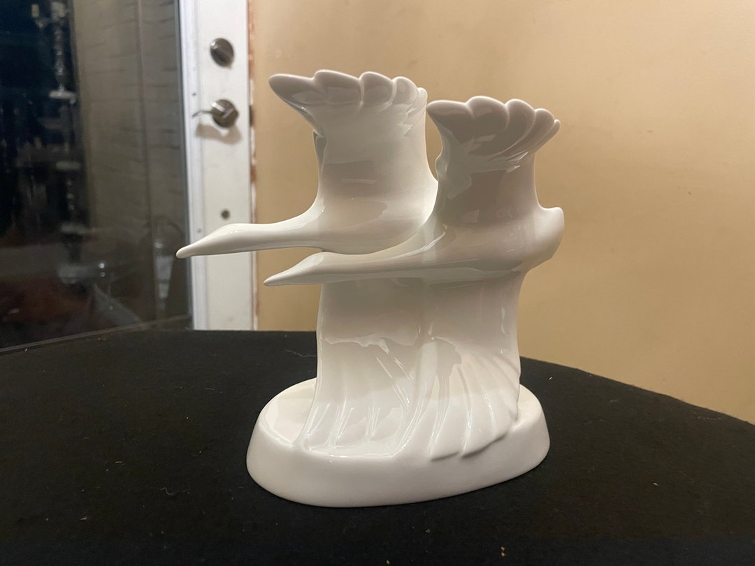Royal Doulton Figurine Images of Nature Flying Home HN3527 Geese 1982