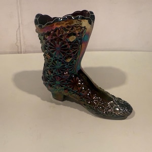 Vintage Fenton &#39;Daisy & Buttons&#39; Amethyst Carnival Glass Novelty Boot ~ Embossed Logo on Bottom