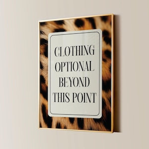 Stampa leopardata alla moda, poster divertente per il bagno, arte murale funky per appartamenti Y2K, decorazione per la stanza in bianco e nero con ghepardo femminile, opera d'arte estetica retrò