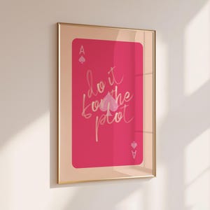 Tun Sie es für den Plottdruck, Spielkarte Pik-Ass druck, ästhetisches Plakat der rosafarbenen Farbe, College-Dekor, adrette Wohnheimzimmerwandkunst