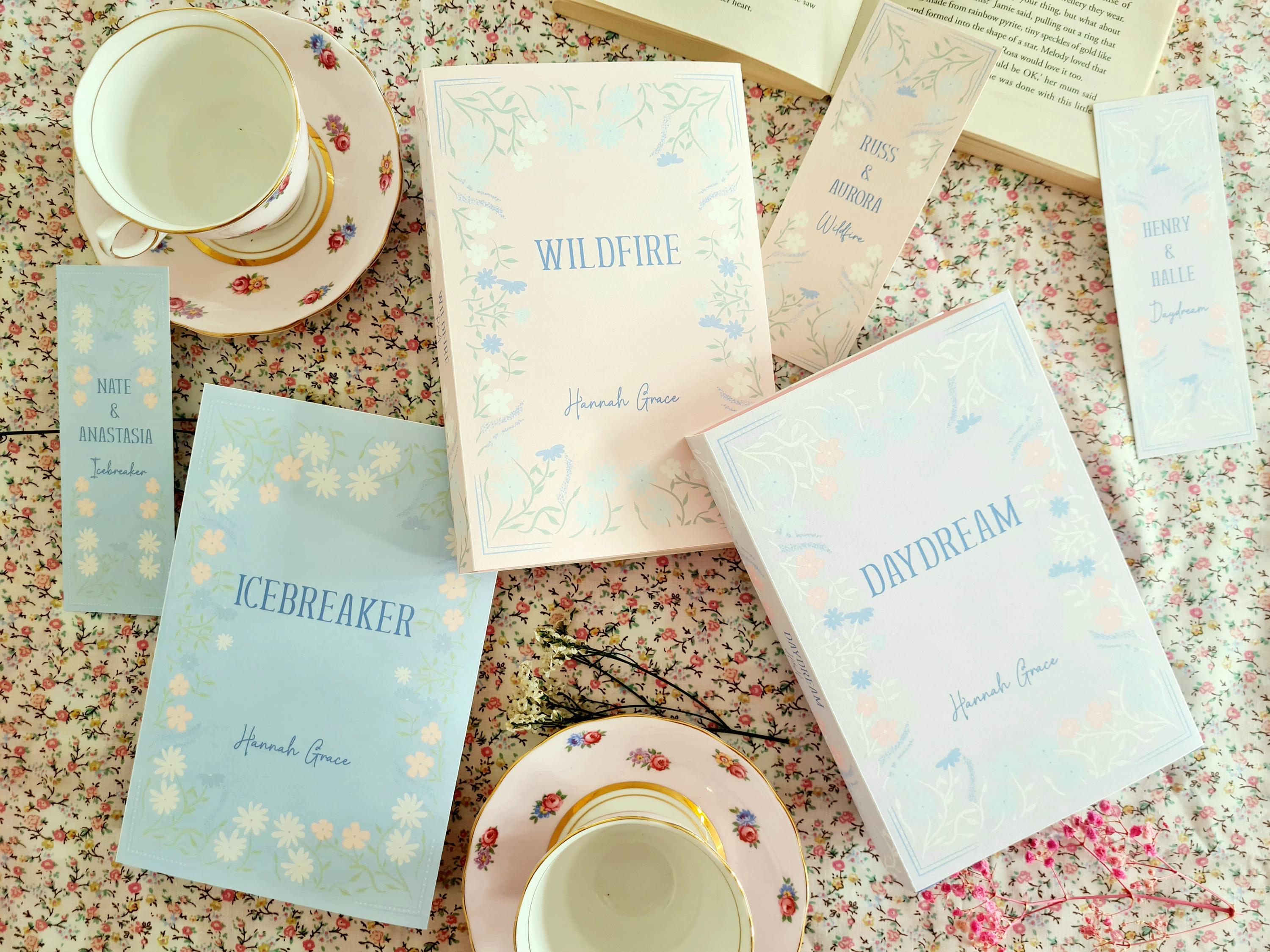 Ahorn Blumen Taschenbuch Schutzumschlag und Lesezeichen Kollektion, Buchumschlag Set von 3 und Lesezeichen. Tagtraum, Wildfire, Eisbrecher.