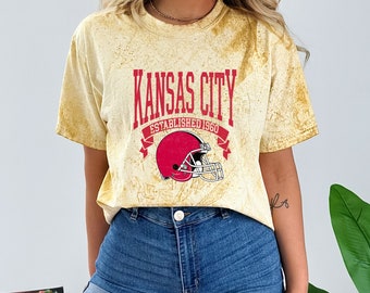 Kansas City voetbal, Heart Kansas City Chiefs T-shirt, Kansas City Crewneck, Kansas City voetbalshirt, Comfort Colors shirt
