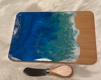 Mini tagliere per formaggi, vassoio da portata e vassoio per il pane con spalmatrice, in bambù e resina, a tema oceano.