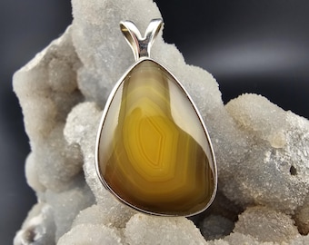 Banded Queensland Australia Agate Gemstone Handmade Sterling Silver Pendant Unisex Jewelry