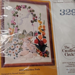 Garden Path #0329 NOS Vintage Crewel/Embroidery Kit by the Creative Circle