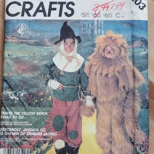 McCall&#39;s Crafts &quot;Travel the Yellow Brick Road to Oz&quot; Paper Pattern: DIY Cowardly Lion & Scarecrow