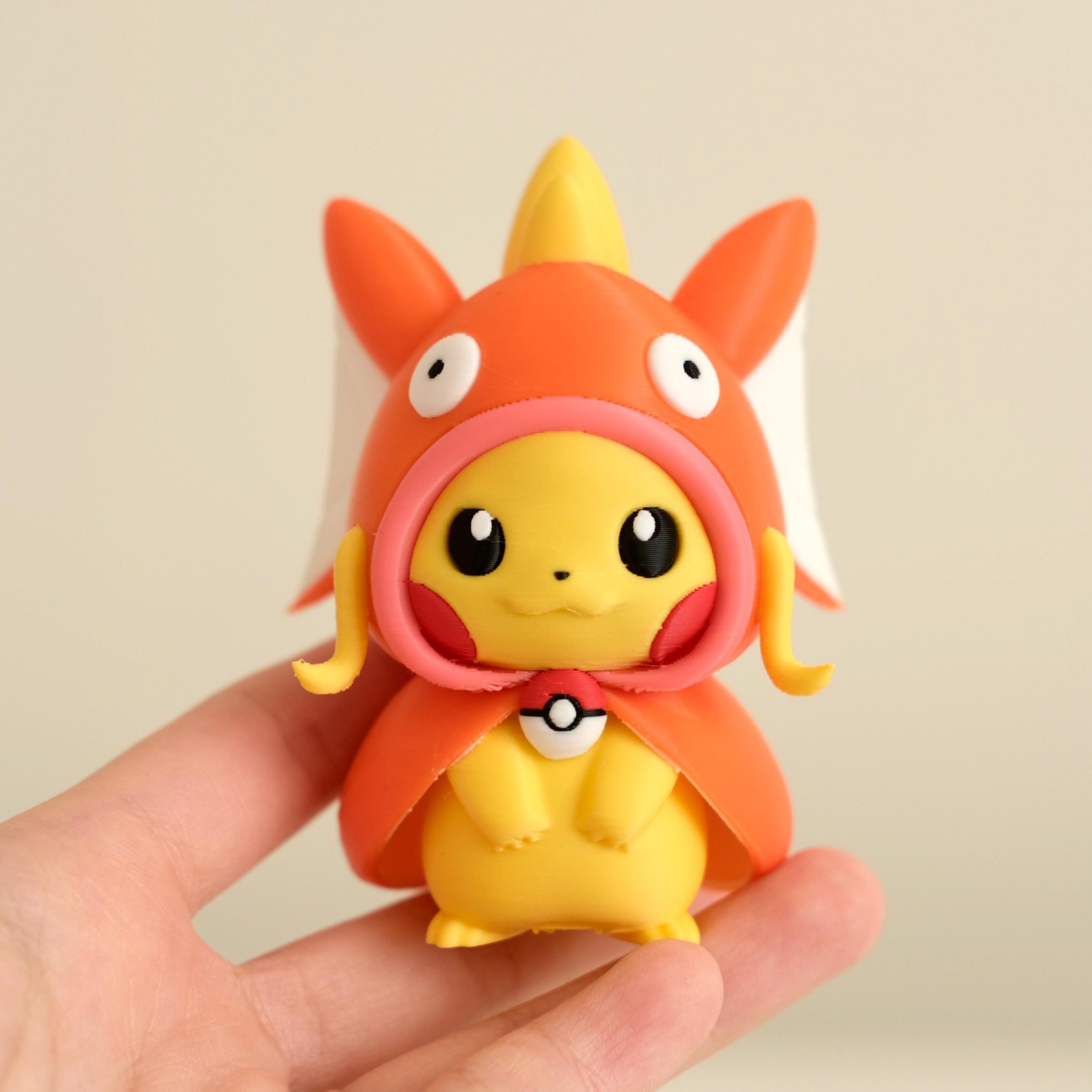 ポンチョピカチュウフィギュア：レックウザ、リザードン、コイキング