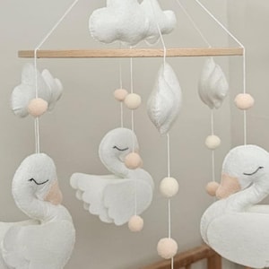 Swan Baby Mobile, Swan Baby Shower, Baby Girl Nursery, Girl Crib Mobile, Mobile Hang, Baby Room Decor, Baby Girl Gift, Felt Baby Mobile