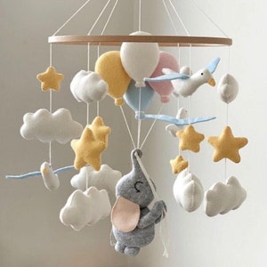 Handmade Baby Mobile, Mom Gift Postpartum,Crib Mobile Felt Animals, Flying Elephant with Balloons, Elephant Nursery Decor,Mother's Day Gifts