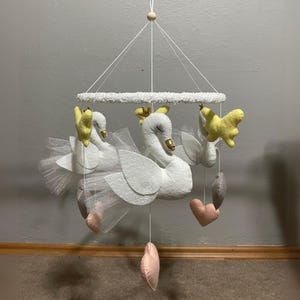 Swan Baby Mobile, Swan Baby Shower, Baby Girl Nursery, Girl Crib Mobile, Mobile Hang, Baby Room Decor, Baby Girl Gift, Felt Baby Mobile