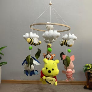 Personalized Winnie the Pooh Baby Mobile, Handmade Baby Mobile with Cute Animals, Bees Baby Mobile, Baby Room Decor, Baby Shower Gift