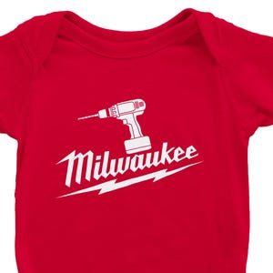 Tutina personalizzata per neonati ispirata agli attrezzi di Milwaukee, regalo unico per il compleanno di un bambino, vestito divertente