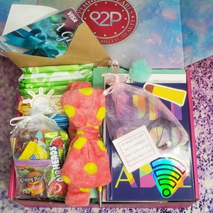 Ultieme periodekit met| Cadeaukaart/contant cadeau 55+ items! Gepersonaliseerde geschenkdoos en GRATIS verzending