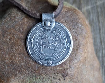 Srebrna replika monety wikingów dirham z Birki