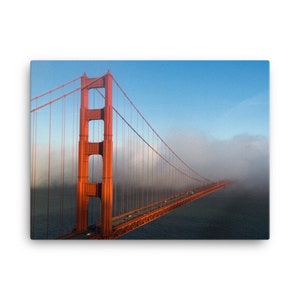 Goldenes Tor im Nebel