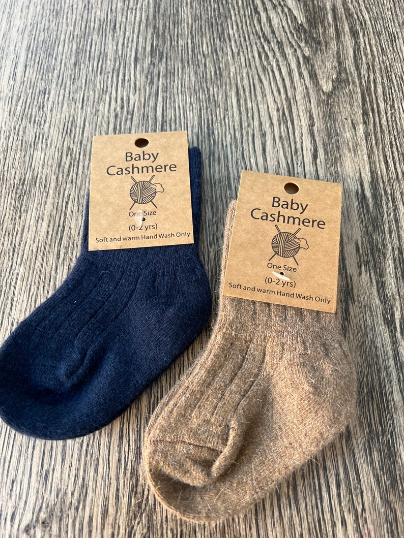 Cashmere baby socks 0-2 years navy / beige image 1