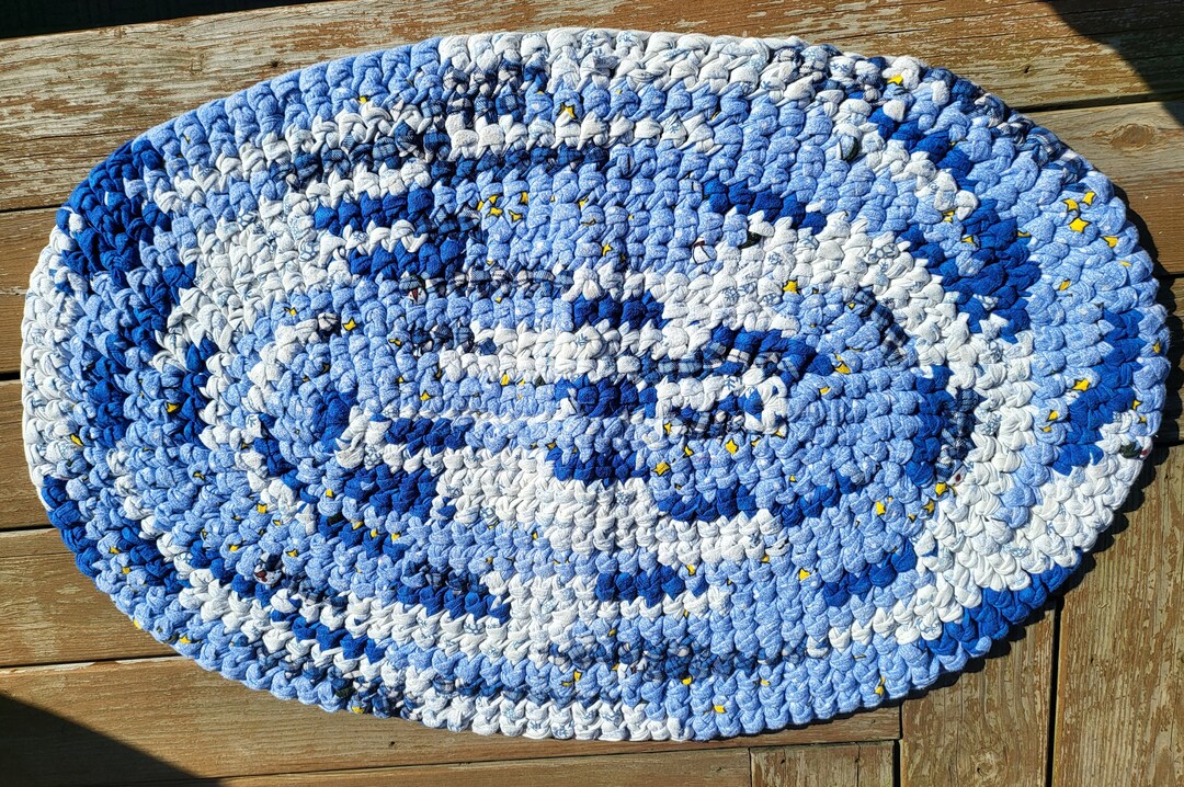 Handmade Crocheted Rag Rug 25 by 40 Inches Stars Winter Snowflakes