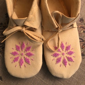 Handmade Traditional &quot;Sunburst&quot; Beaded Moccasins -  Buckskin