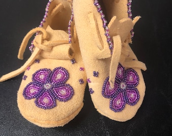 Newborn/Children's Traditional Flower Moccasins - Tanned Cowskin or German Tanned Buckskin