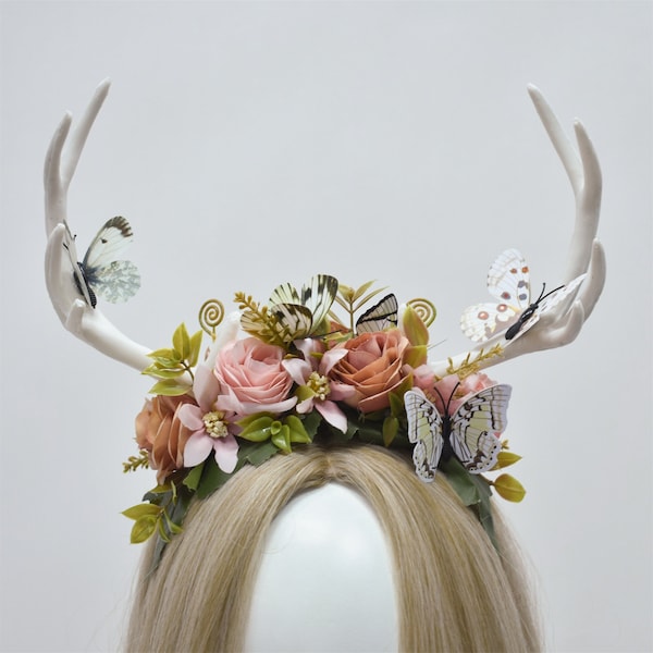 Couronne de fleurs en corne de papillon de fée, bandeau en bois de cervidé blanc, diadème de mariage floral couronne de mariée accessoires de cheveux elfe des bois casque d'elfe des bois
