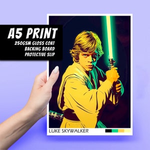 Luke Skywalker A5 Kunstdruck - Jedi, Star Wars, Film, Geschenk, Dekoration, Popkultur, Wandkunst, große Postkarte, Lichtschwert, minimalistisch