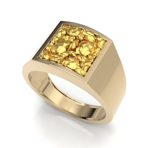 Men&#39;s signet (square) with gold nuggets