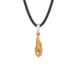 Men&#39;s pendant with teardrop-shaped gold nugget (leather)