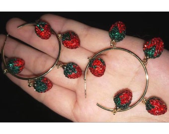 Boucles d'oreilles délicates à la fraise Boucles d'oreilles aux fruits Adorables boucles d'oreilles à la fraise Cadeau parfait pour les femmes