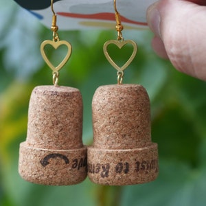 Wein darüber Ohrringe aus recyceltem Kork