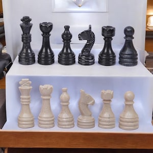 Handmade Marble Chess Pieces: Black and Verona, 3-inch King