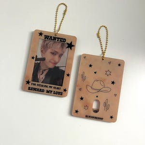 WANTED poster ateez inspirierter Cowboy acryl kpop Fotokartenhalter | kpop Geschenk