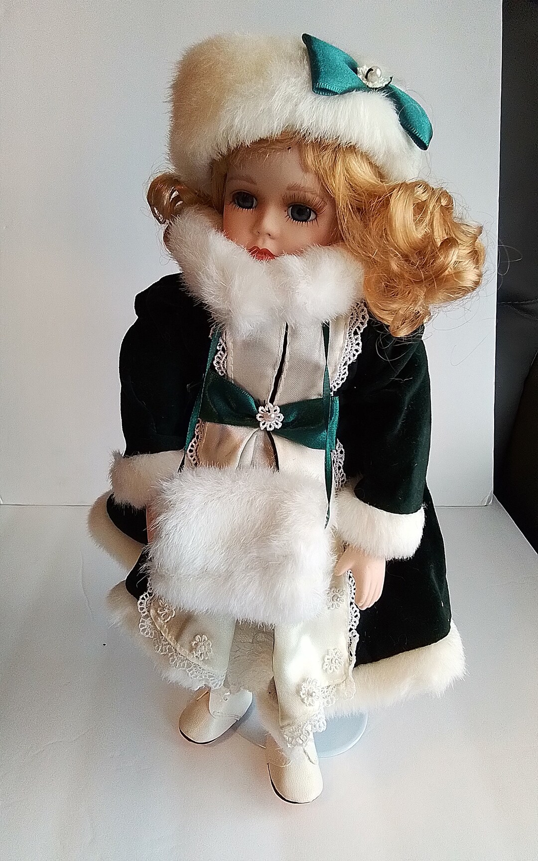 Vintage Royalton Collection Megan New in Box With Certificate