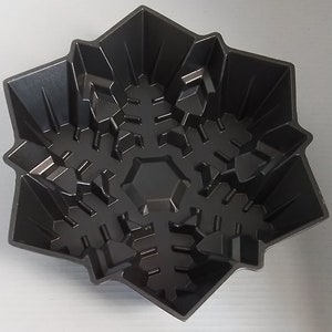 Wilton Bake & Bring Snowflake Print Non-Stick Mini Loaf Pan Set