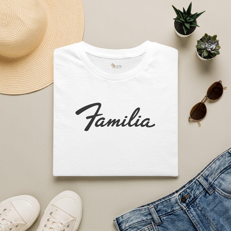 Familia in Fender Letters Script Tee | T-Shirt image 5