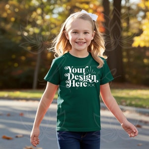 Bambini Bella tela 3001 verde bambini camicia Mockup ragazze t-shirt Mock up verde autunno Mockup bambino Tshirt Download digitale