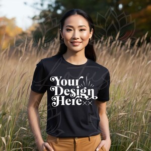 Bella Canvas 3001 T-shirt nera Mockup, Autunno Mockup, Autunno Tee Shirt Mockup Modello donna, Boho Mockup, BC 3001 Camicia nera Mockup Scarica