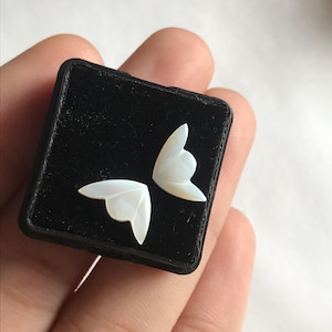 Natural Mother of pearl Handmade carved , wing shape gemstone beads, 2 beads for making jewellery and fashion accessories