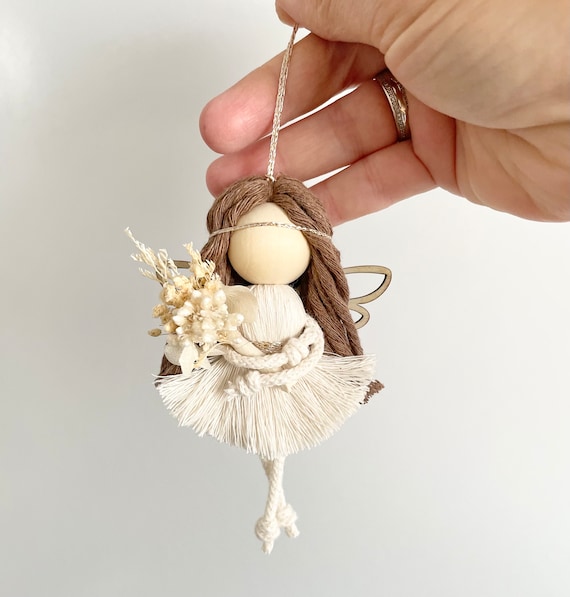 Makramee Schutzengel, Glücksbringer, Schlüsselanhänger, Geschenk zur Taufe, personalisiertes Geschenk, Weihnachtsgeschenk, Christbaumschmuck