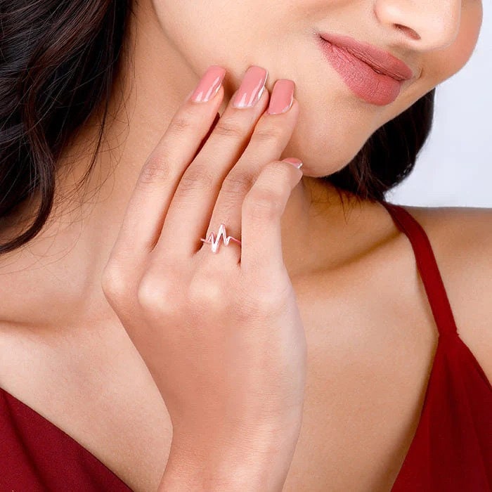 Rose gold on sale heartbeat ring